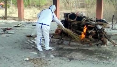 ईसाई दंपति की कोरोना से मौत , बेटे ने हिन्दू रीति-रिवाज से किया अंतिम संस्कार