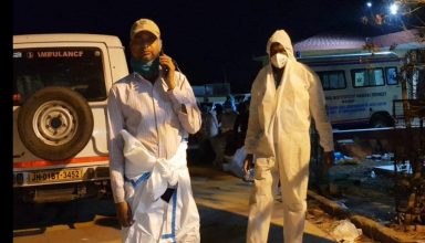 झारखंड में बेकाबू हुआ कोरोना वायरस, शख्स ने कहा– 40 घंटे से पिता के दाह संस्कार के लिये खड़ा हूं