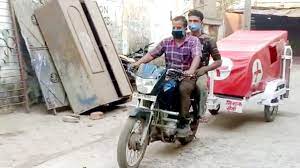 देशी जुगाड़ से बनाया एंबुलेंस , बाइक पर फिट कर दी बेड और ऑक्सीजन सीलेंडर