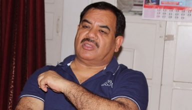 हरक सिंह रावत ने जंगल में जाकर बुझाई आग, फिर खूब हुए ट्रोल