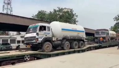 ऑक्सीजन की गाड़ियाँ पहुंची लखनऊ, दूर होगी ऑक्सीजन की किल्लत