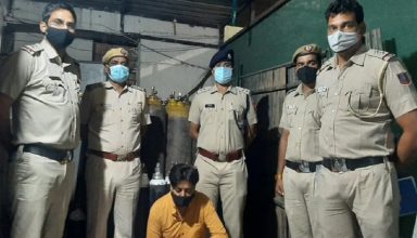 ऑक्सीजन की कालाबाजारी कर रहे कारोबारी को पुलिस ने किया गिरफ्तार,83 ऑक्सीजन सिलेंडर बरामद