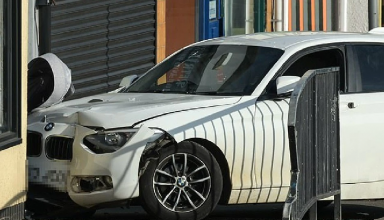 मां-बाप के सामने तेज रफ्तार BMW कार ने दो सप्ताह के मासूम को कुचला, हुई दर्दनाक मौत