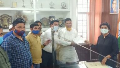 नदी में दारु-मुर्गा खाकर कर रहे थे नंगा नाच, फिर SSP ने की विधायक से शिकायत
