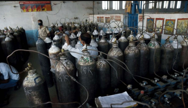 हाई कोर्ट के निर्देश के बाद केंद्र सरकार का बड़ा फैसला, इंडस्ट्रीज को ऑक्सीजन की सप्लाई पर लगाई रोक