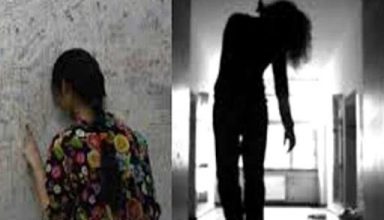 ससुरालियों के सामने ही बहू ने फांसी लगाकर की आत्महत्या, बचाने के बजाए बनाते रहे वीडियो …