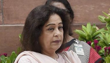 Anupam Kher की पत्नी और BJP सांसद Kirron Kher को हुआ ब्लड कैंसर, 1 साल पहले ही…