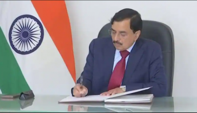 पांच राज्यों में चल रहे चुनाव के बीच 24वें मुख्य चुनाव आयुक्त बने सुशील चंद्रा, सुनील अरोड़ा की जगह संभाला पदभार