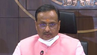कोरोना महामारी के बीच योगी सरकार का बड़ा फैसला, इस साल स्कूल नहीं बढ़ा सकेंगे फीस, अन्य फीस पर भी रोक
