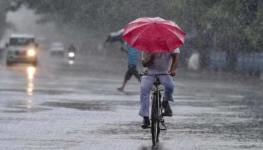 दिल्ली-NCR समेत कई इलाकों में बारिश फिर शुरू, गुल हुई बिजली, मौसम विभाग ने जारी किया अलर्ट