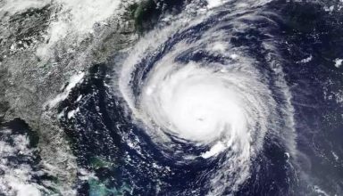 अलर्ट : Cyclone Yaas ने पकड़ी रफ्तार, इन 20 जिलों में मचा सकता है तबाही, NDRF और नेवी तैनात