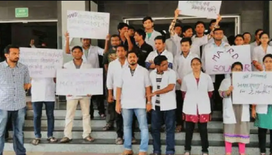 मध्य प्रदेश में कोरोना मरीजों को छोड़ अनिश्चिकालीन हड़ताल पर 19,000 स्वास्थ्य कर्मचारी, कहा-मरीजों को कुछ हुआ तो सरकार की जिम्मेदारी