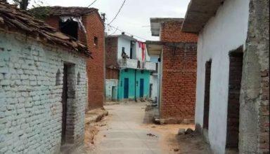 वैक्सीन के नाम पर गांव छोड़ शहरों की ओर जा रहे लोग, घरों में लटके ताले, गलियों में पसरा सन्नाटा…