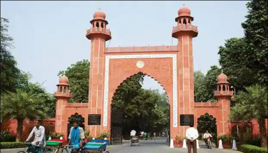 कोरोना के हाहाकार से दहला अलीगढ़ यूनिवर्सिटी, 17 प्रोफेसरों की मौत, 16 लड़ रहे जिंदगी की आखिरी जंग