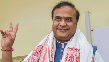 असम में बीजेपी का बड़ा फेरबदल, सर्बानंद सोनोवाल की जगह हिमंत बिस्व सरमा को क्यों मिला सीएम पद