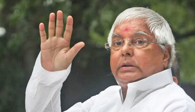 दिल्ली एम्स से डिस्चार्ज हुए लालू यादव, बेटी मीसा भारती के घर हुए शिफ्ट, जानें कब तक पटना आने की उम्मीद