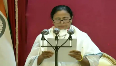 राज्यपाल ने शपथ दिलाने के बाद ममता बनर्जी को याद दिलाया राजधर्म, ममता ने भी इस अंदाज में दिया जवाब