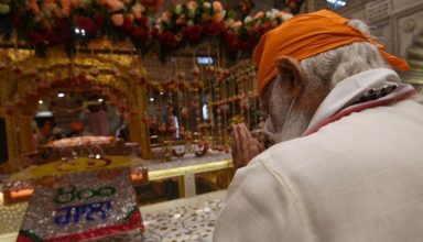 अचानक श्री शीशगंज साहिब गुरुद्वारे पहुंचे पीएम मोदी, सड़कों पर नहीं था किसी तरह का पुलिस बंदोबस्त