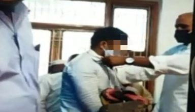 लड़की की फोटो को एडिट कर ग्रुप में दोस्तों को भेजा, पंचायत ने पहनाया जूतों की माला, दी बेदखल करने की धमकी…