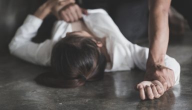 गैस रिफिल कराने जा रही किशोरी को झाड़ियों में खींच ले गया युवक, पिता ने बिलखते बयां की हैवानियत की पूरी कहानी