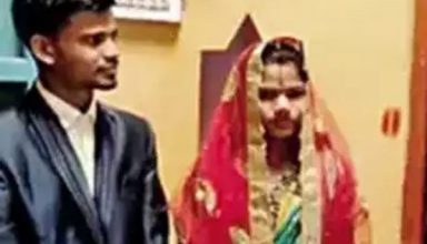 कोरोना संकट और लॉकडाउन के चलते लगातार टल रही थी शादी, 24 कि.मी. साइकिल चलाकर अकेले शादी के लिए पहुंचा दूल्हा