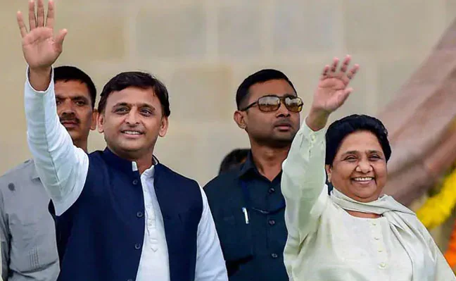 अबकी बार ब्राह्मण ही लगायेंगे नैया पार, बसपा के बाद अब सपा भी ब्राह्मणों को साधने में जुटी