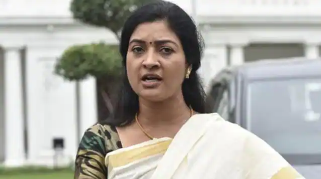 अलका लांबा ने केजरीवाल सरकार को दिखाया आईना, कहा- रोजगार का वादा किया था, हाथ में दारू देकर फ्री होम डिलिवरी करवा रहें “आप”