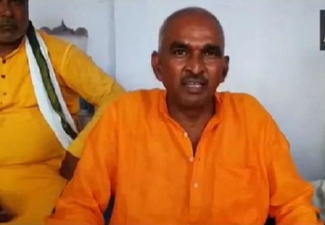 बीजेपी विधायक सुरेंद्र सिंह का विवादित बयान, अखिलेश को बताया औरंगजेब तो ममता को बताया लंकिनी