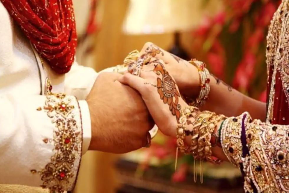 शादी के तीन साल बाद भी पति ने नहीं बनाया पत्नी के साथ संबंध, मोबाइल ने खोले गंदे राज, तलाक के लिए किया आवेदन