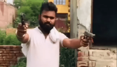 शख्स दोना हाथों में पिस्तौल लहराकर, बनना चाहता था DON, पुलिस ने किया ये हाल