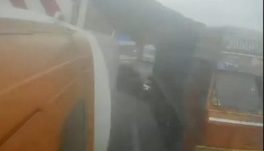 वायरल हो रहा मुंबई-पुणे एक्सप्रेस-वे पर दर्दनाक हादसे का वीडियो, पति-पत्नी और 4 साल के बेटे की मौत, …काट निकालीं लाशे