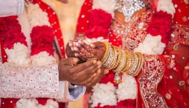 दुलहन के फटे लहंगे को लेकर आपस में भिड़े घराती और बाराती, जमकर चले लात-घूंसे