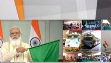 पीएम मोदी का गुजरात को सैकड़ों करोड़ की सौगात, किया देश के पहले फाइव स्चार होटल वाले रेलवे स्टेशन का उद्घाटन