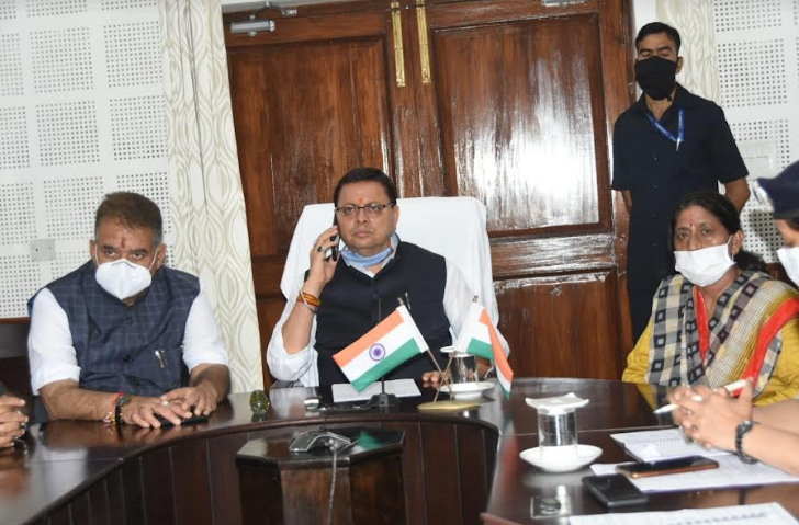 CM पुष्कर सिंह धामी ने बारिश से हुए नुकसान की ली अधिकरियों से जानकारी, सामग्री, दवाइयों एवं बच्चों को दूध की व्यवस्था के दिए निर्देश