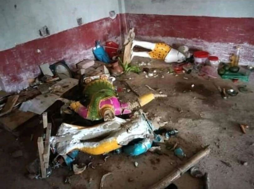 बांग्लादेश में मौलवियों के उकसाने पर कट्टरपंथियों का हमला, 50 से ज्यादा हिंदुओं के घरों को बनाया निशाना और दस मंदिरों को भी…