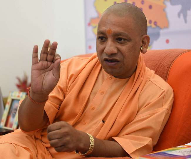 योगी सरकार अब बेसहारा महिलाओं का भी बनेगी सहारा, हर महीने देगी 2 हजार रुपये