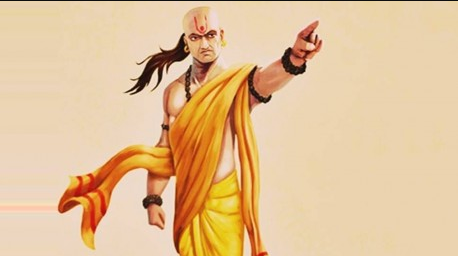 संतान के सामने माता पिता को कभी नहीं करनी चाहिए ये बातें, पड़ता है बुरा प्रभाव, जानें क्या कहती चाणक्य नीति