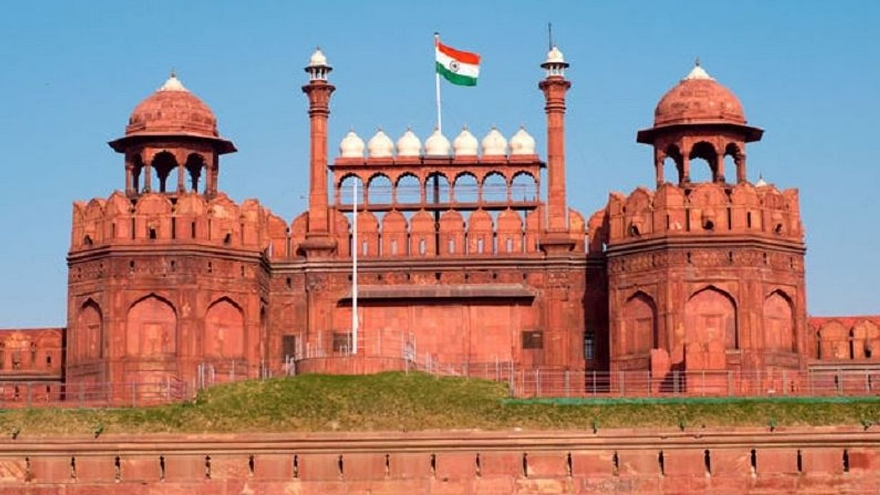 अभेद किले में तब्दील हुआ दिल्ली का लाल किला, परिंदे भी नहीं मार सकेंगे पर, जानिए कैसी है दिल्ली की सुरक्षा व्यवस्था