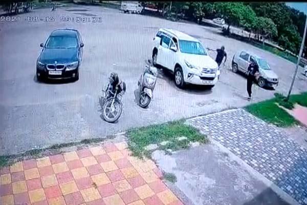 मोहाली में दिनदहाड़े यूथ अकाली दल के राष्ट्रीय महासचिव की हत्या, गोलियों से भूना