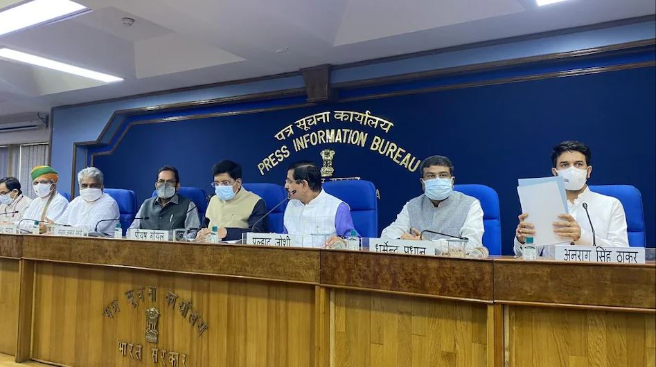 राज्यसभा में हंगामे पर 8 मंत्रियों का विपक्ष का जवाब, ‘घड़ियाली आंसू बहाने की बजाए देश से माफी मांगे विपक्ष’