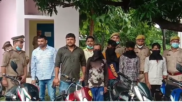 पुलिस मुठभेड़ में घायल हुआ बदमाश, 5 शातिरों को पकड़ने में मिली सफलता, SP ने पुलिस टीम को दिया 50 हजार इनाम