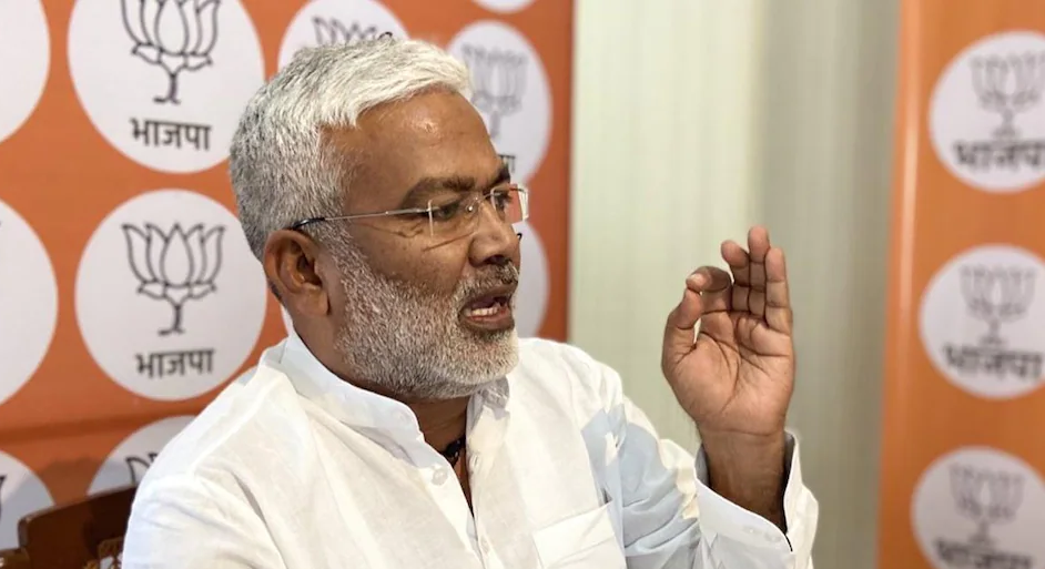 BJP प्रदेश अध्यक्ष स्वतंत्र देव सिंह ने दी नसीहत, भावी प्रत्याशी के नाम से पोस्टर, होर्डिंग नहीं लगाएं