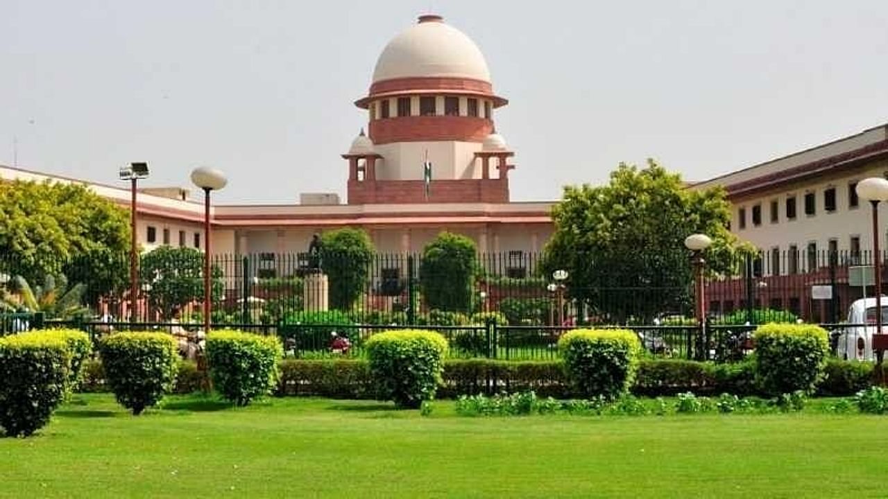 उम्मीदवारों के खिलाफ अपराधिक मामलों को सार्वजनिक नहीं करने पर SC ने लगाया BJP-कांग्रेस समेत 10 राजनीतिक दलों पर जुर्माना