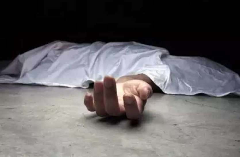 UP: स्कूल फीस जमा नहीं करने पर प्रिंसिपल ने किया छात्रा को अपमानित, सदमे में गई जान!