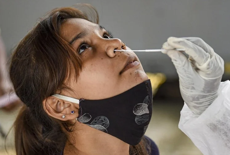 UP में फिर कोरोना नियमों को लेकर सख्ती लागू, पुलिस बजायेगी हूटर, पांच राज्यों ने बढ़ाई चिंता