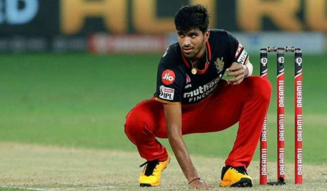 IPL 2021: RCB को लगा बड़ा झटका, टूर्नामेंट से बाहर हुआ ये दिग्गज खिलाड़ी