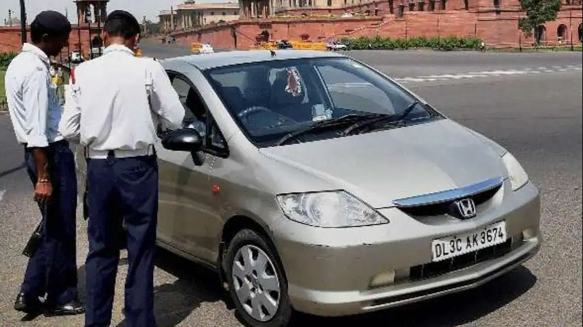 दिल्ली-NCR की सड़कों पर अब नहीं चल सकेंगी 10 साल पुरानी डीजल और 15 साल पुरानी पेट्रोल गाड़ियां, जानें नए नियम