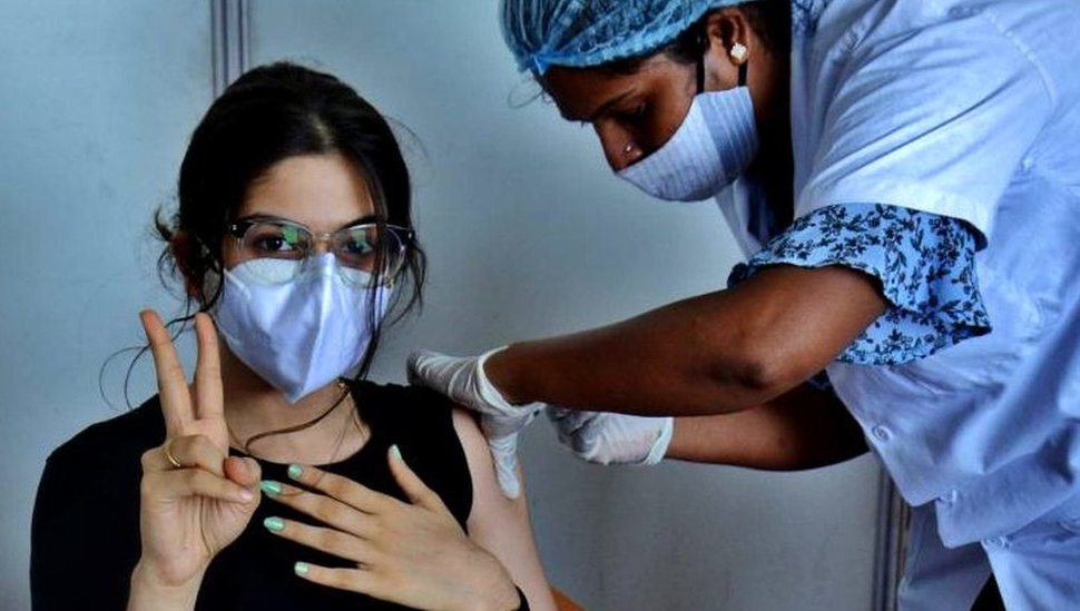 योगी सरकार ने किया वैक्सीनेशन में बदलाव, शनिवार को केवल दूसरी डोज वालों को लगेगी वैक्सीन