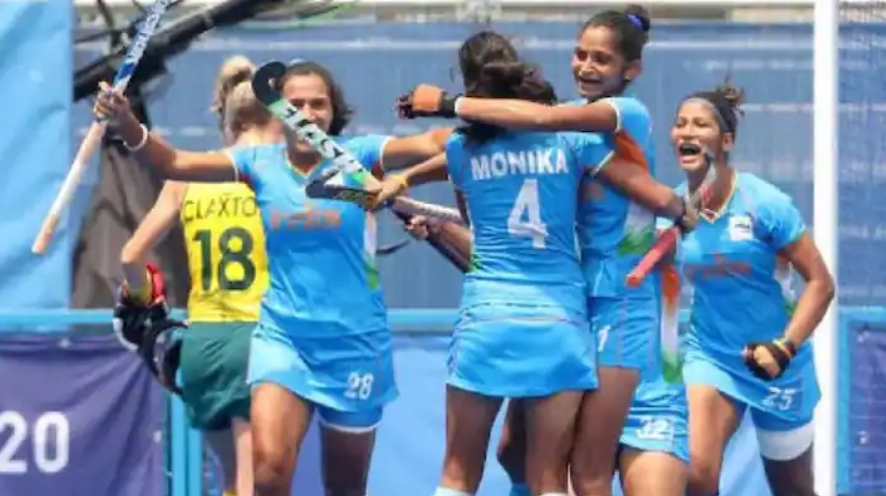 हॉकी में इतिहास रचने वाली देश की बेटियों को मिलेगा बड़ा उपहार, इस कारोबारी का ऐलान
