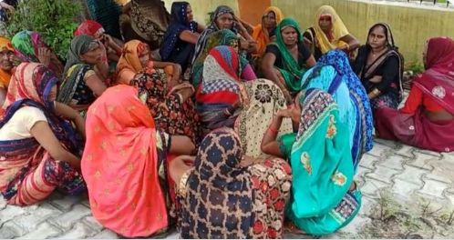बारामदे में सो रही महिला की गला काटकर निर्मम हत्या, अस्त-व्यस्त मिले कपड़ों से बलात्कार की आशंका